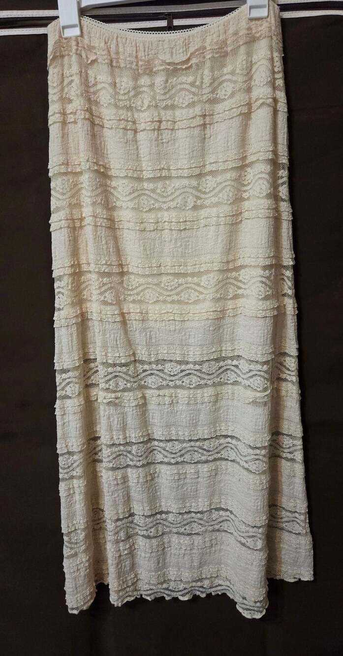 American Eagle Maxi Skirt Size M Cream Lace Overlay